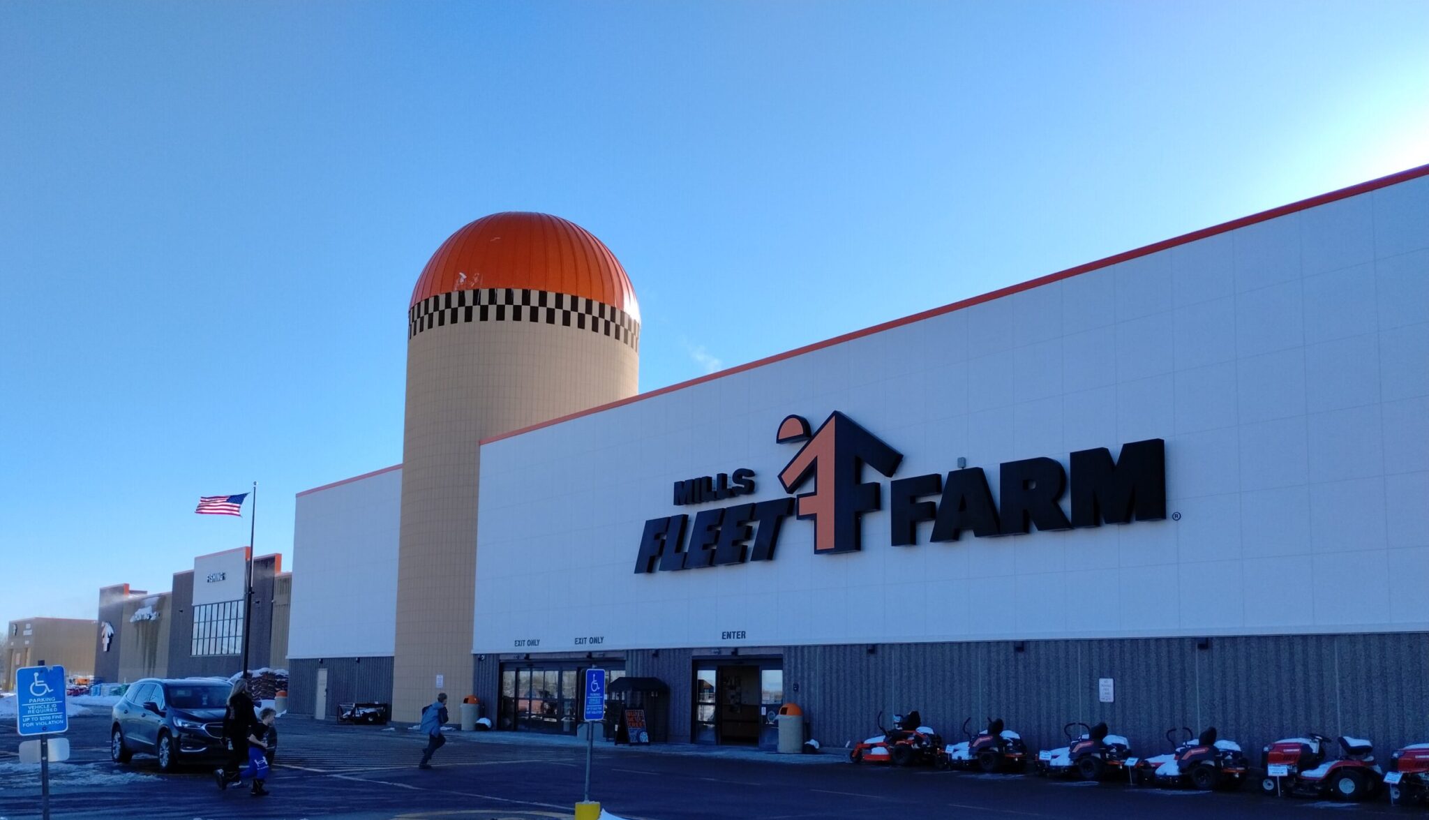 hermantown-fleet-farm-property-sold-to-north-dakota-investors-perfect